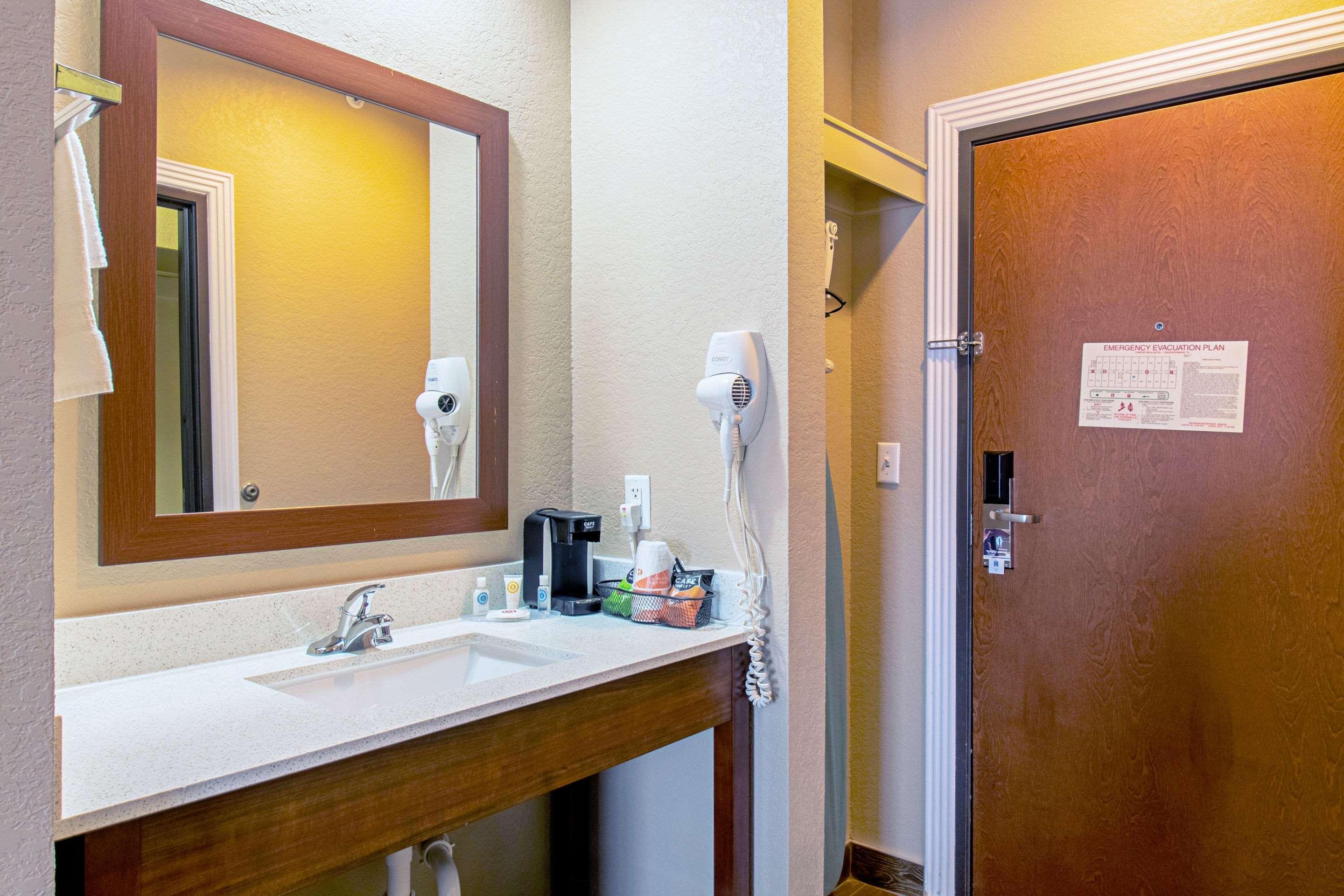 Comfort Inn & Suites And Suites Fredericksburg Dış mekan fotoğraf