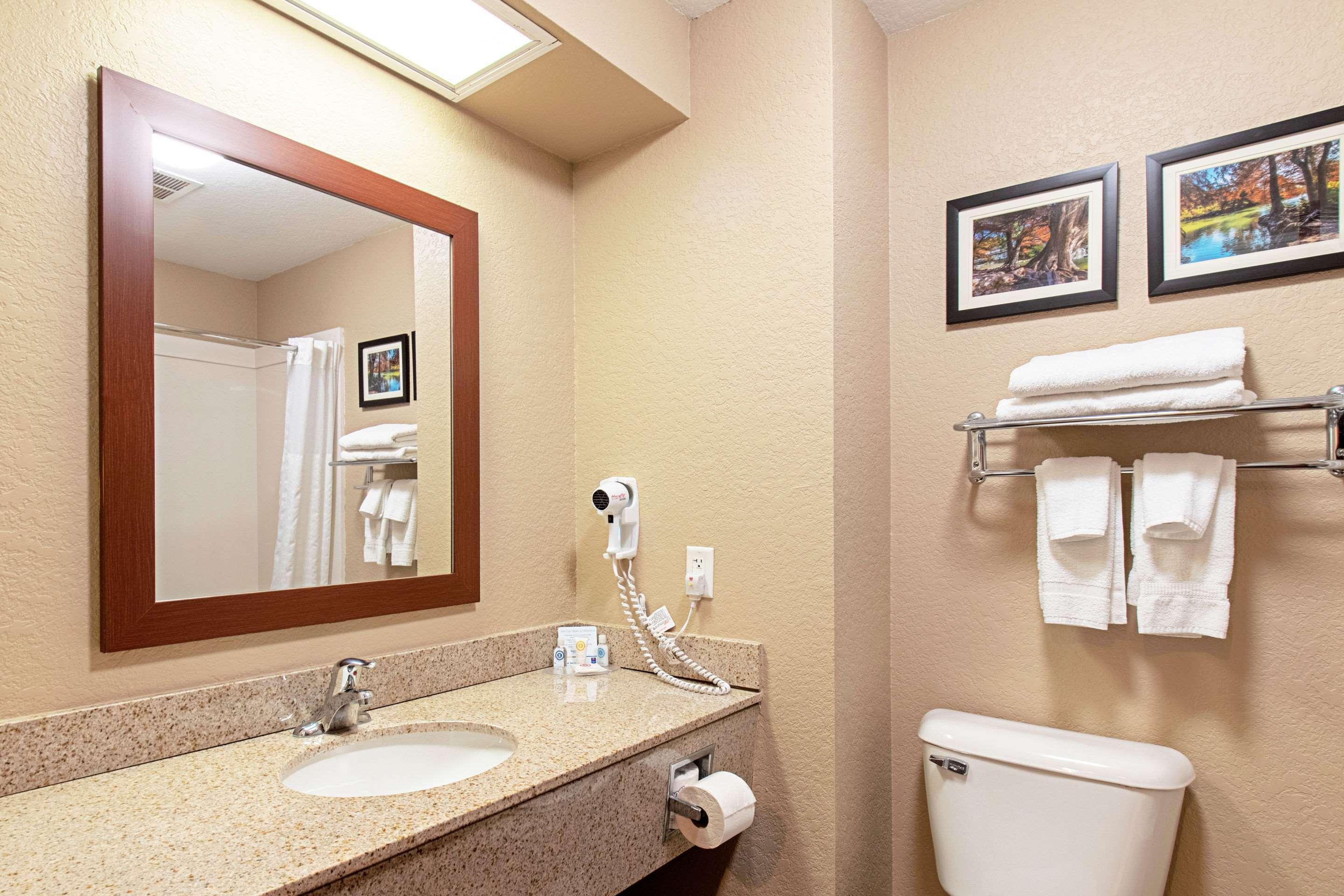 Comfort Inn & Suites And Suites Fredericksburg Dış mekan fotoğraf